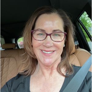 Meet your Posher, Elizabeth